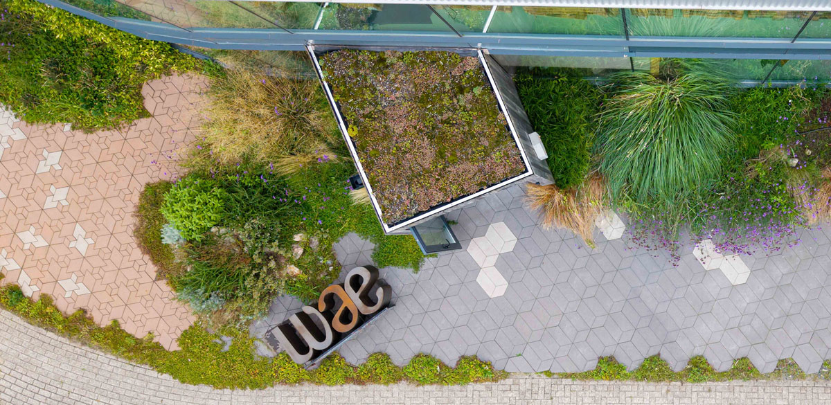 Duurzame bestrating van circulair beton bij Studio Wae